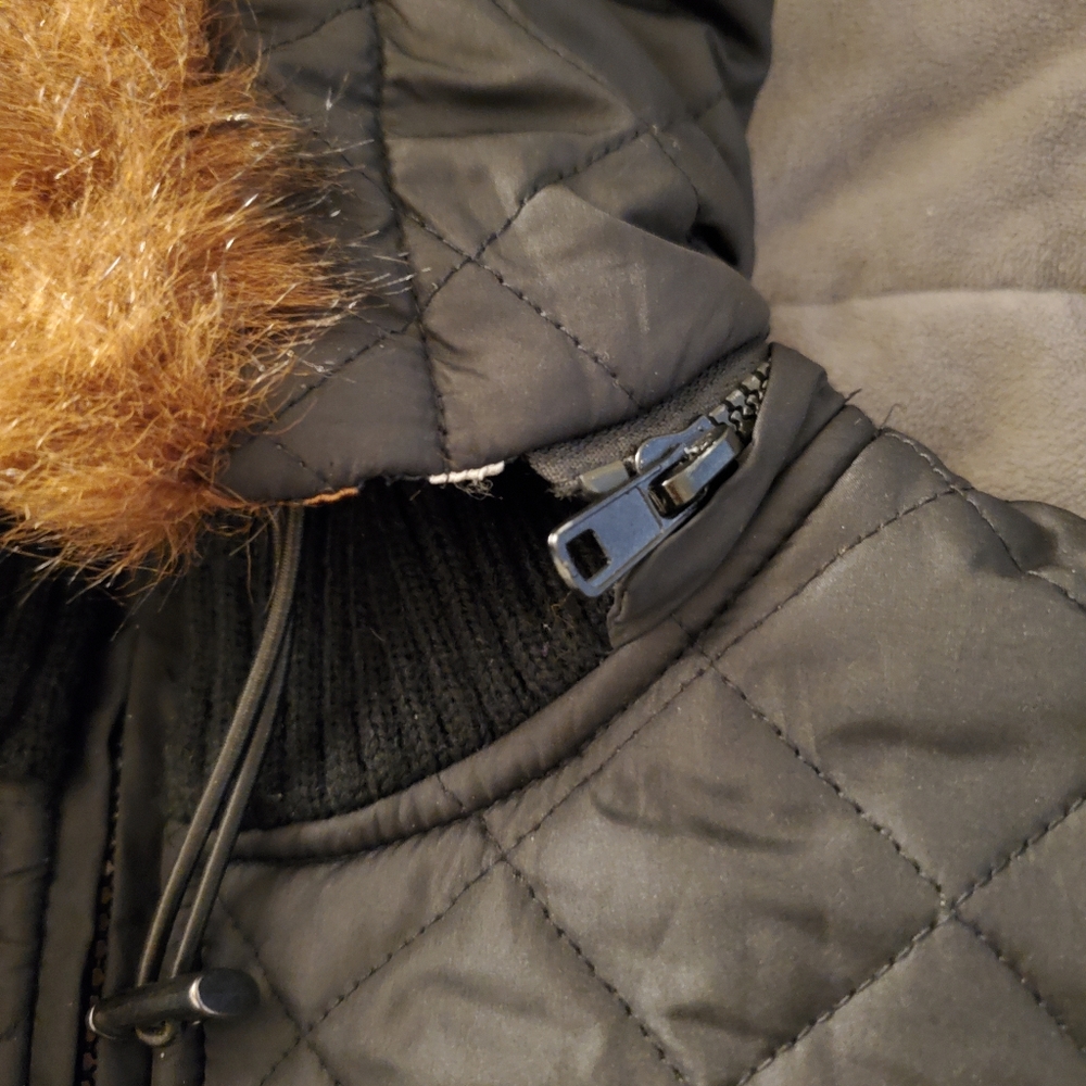 Betsey Johnson Hooded Puffer Vest - Picture 5 of 12